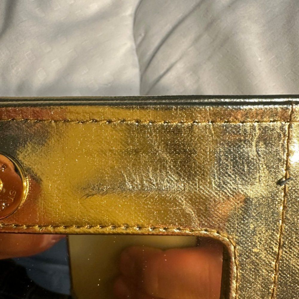 Gold flashy cross body purse - Picture 7 of 11